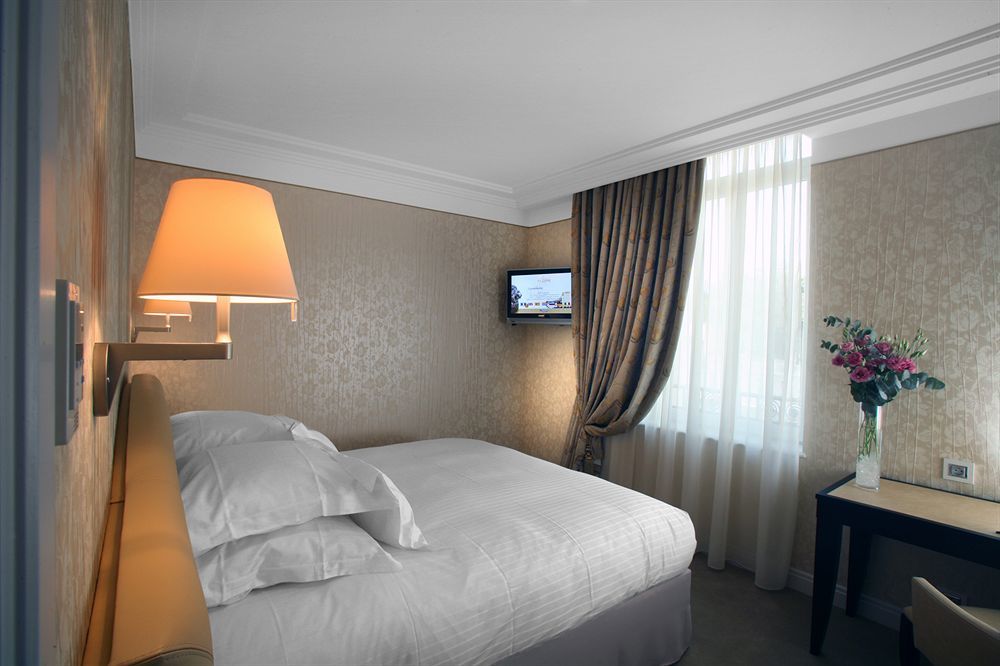 Hotel Princesse Flore Руайя Экстерьер фото